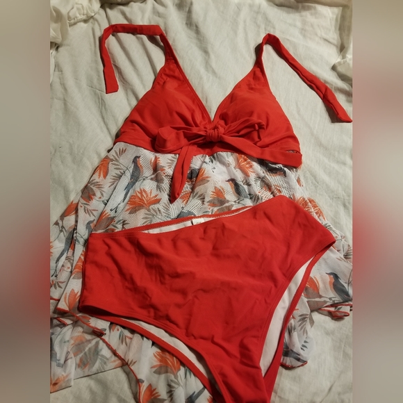 Nwot swim dress large one piece attached skirt. Adorable and flattering super cu - Picture 5 of 10